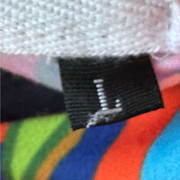 Faux but Fabulous Louis Vuitton Multicolor Psychedelic Monogram T-shirt. Size L - Picture 9 of 9